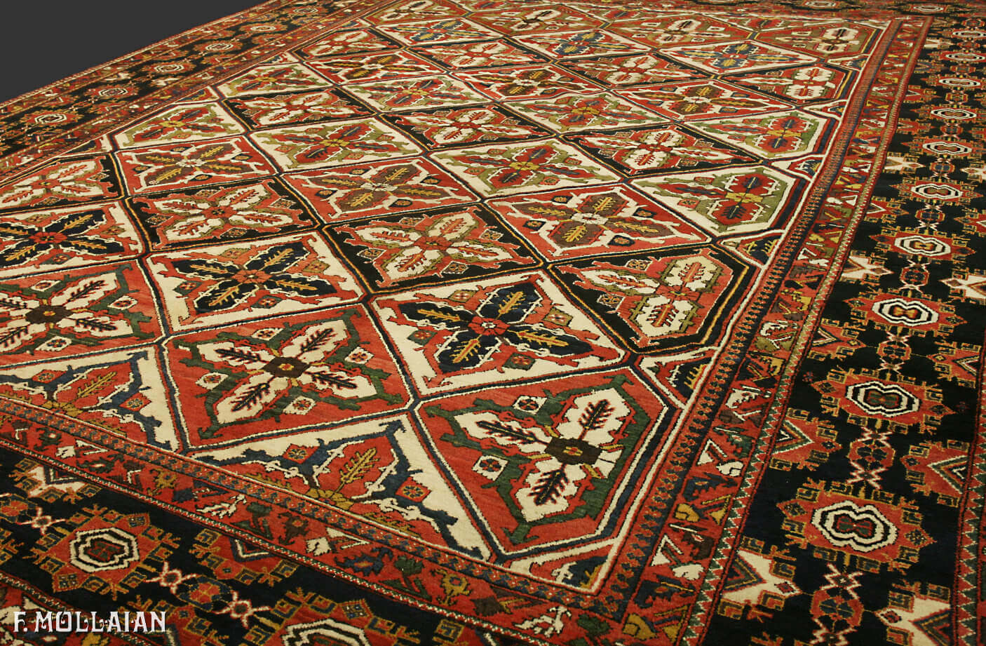 Antique Persian Large Bakhtiari Carpet n°:17884719